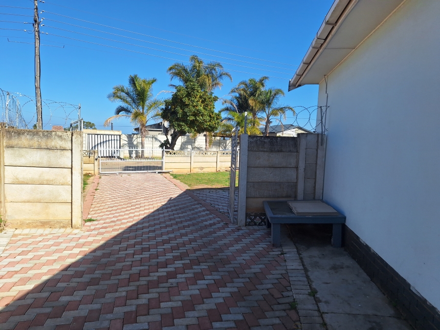 To Let 3 Bedroom Property for Rent in Scheepershoogte Eastern Cape